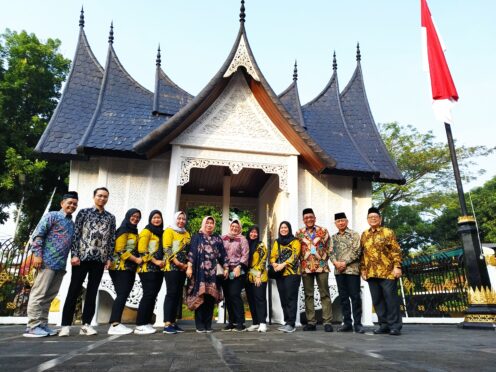 Peringati Harkopnas, IKPRI Hadiri Ziarah ke Makam Bung Hatta