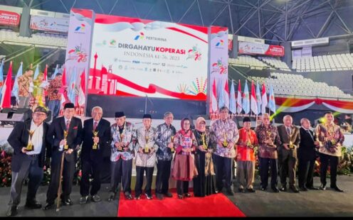 Pengawas IKPRI H. Aloewi Raih A Lifetime Achievement Award